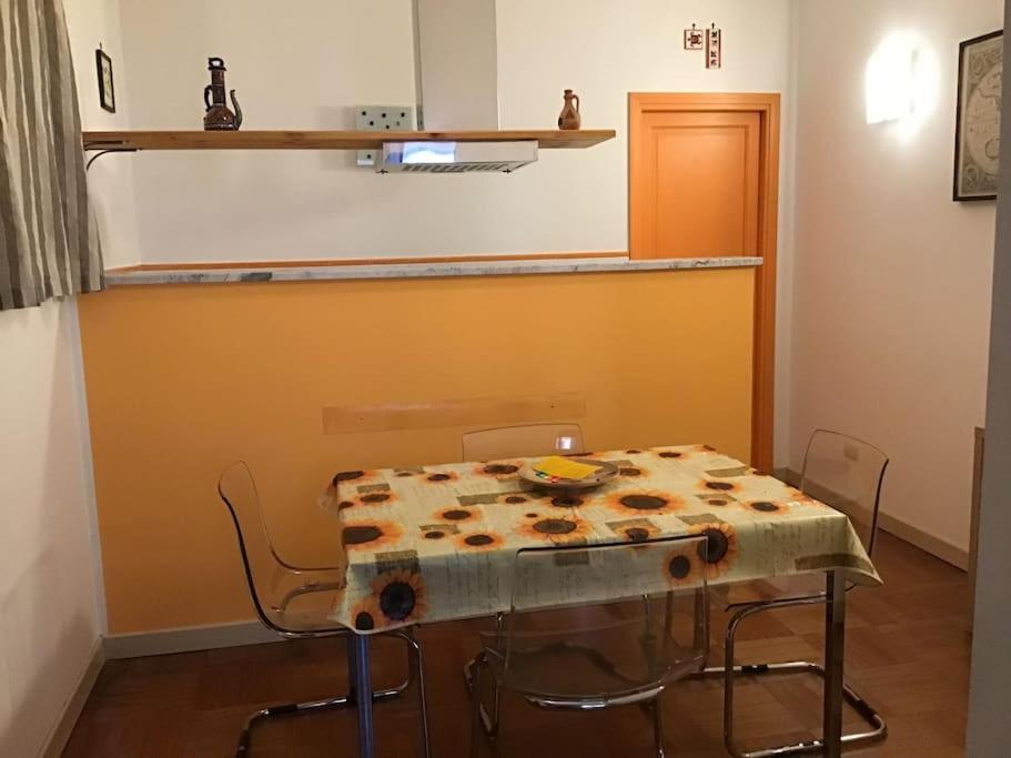 Appartamento Alessandro Al Porto Palermo Bagian luar foto