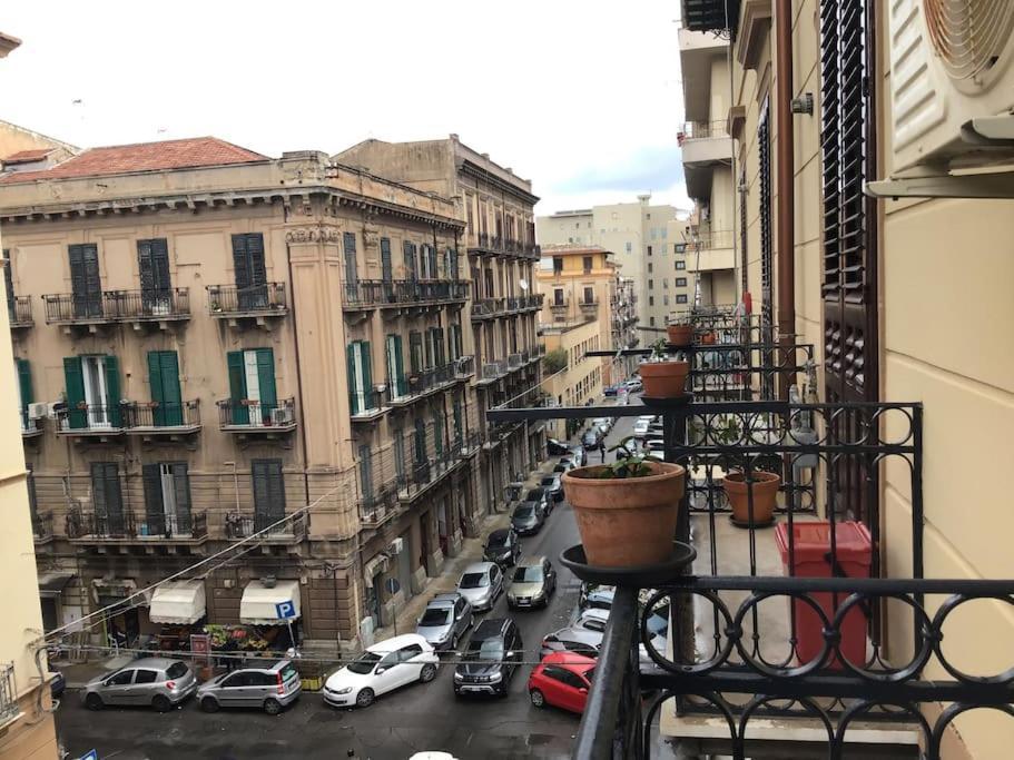 Appartamento Alessandro Al Porto Palermo Bagian luar foto